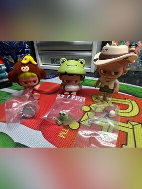 Monboo Toy Figures Set of 3